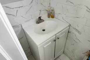 21 Nassau Pl, Hempstead, NY 11550 - Photo 11