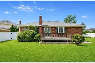 12 Hilton Court, Hicksville, NY 11801 - Photo 3