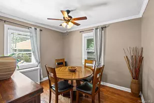 22 Maple Dr, Amityville, NY 11701 - Photo 15
