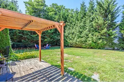 22 Maple Drive, Amityville, NY 11701 - Photo 33