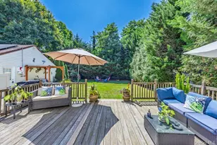 22 Maple Dr, Amityville, NY 11701 - Photo 37