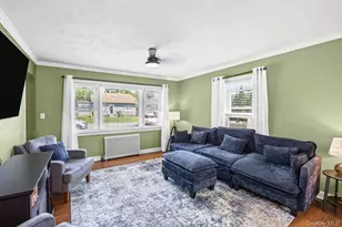 22 Maple Dr, Amityville, NY 11701 - Photo 7