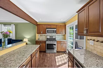 22 Maple Drive, Amityville, NY 11701 - Photo 11