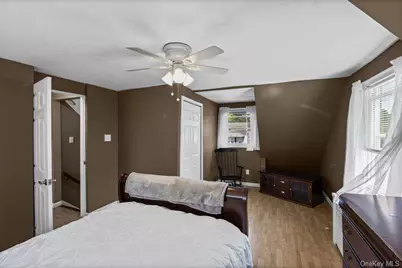 22 Maple Drive, Amityville, NY 11701 - Photo 21