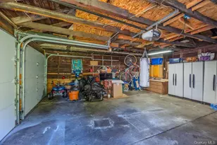 22 Maple Dr, Amityville, NY 11701 - Photo 31
