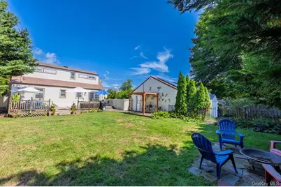 22 Maple Drive, Amityville, NY 11701 - Photo 35