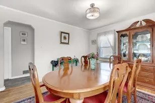 269-19 81st Ave, New Hyde Park, NY 11040 - Photo 15