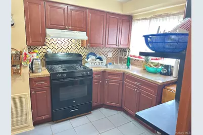10914 142nd Street, Jamaica, NY 11435 - Photo 5