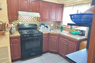 109-14 142nd St, Jamaica, NY 11435 - Photo 5