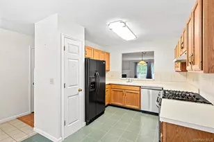 103 Kensington Ct, Brewster, NY 10509 - Photo 7