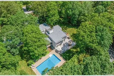 19 Woodland Way, Quogue, NY 11959 - Photo 1
