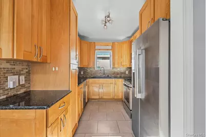 512 Sixth Avenue, Pelham, NY 10803 - Photo 11