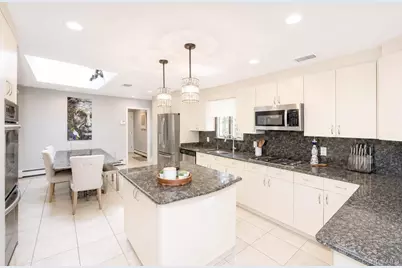 88 Dix Highway, Dix Hills, NY 11746 - Photo 9