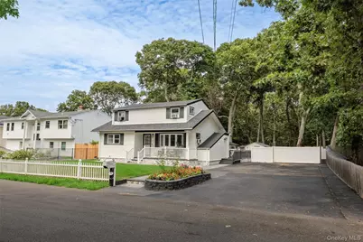 65 Carr Lane, Coram, NY 11727 - Photo 3