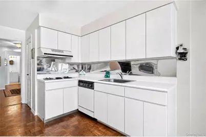 12 Bond Street #4D, Great Neck, NY 11021 - Photo 17