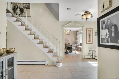 14 Tree Hollow Lane, Dix Hills, NY 11746 - Photo 9