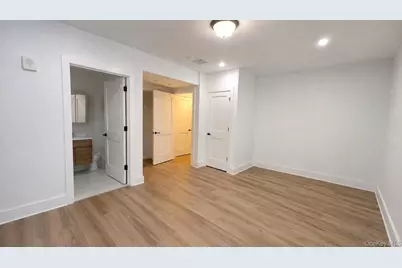 422 E Boston Post Road #101, Mamaroneck, NY 10543 - Photo 9
