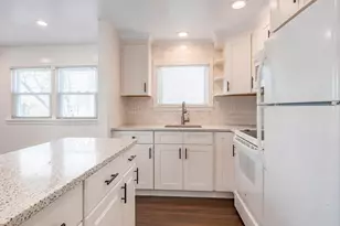 433 S 7th St, Lindenhurst, NY 11757 - Photo 11