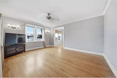 470 Ray Street, Freeport, NY 11520 - Photo 5