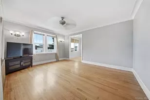 470 Ray St, Freeport, NY 11520 - Photo 5