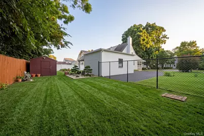 470 Ray Street, Freeport, NY 11520 - Photo 23