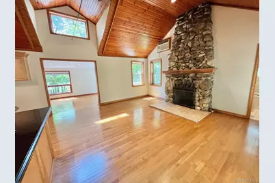 8 Anton Place, Lake Peekskill, NY 10537 - Photo 5