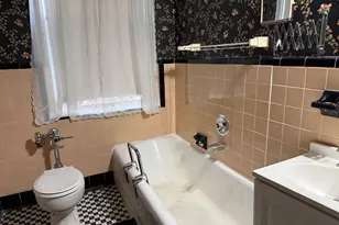1 Meadow Dr, Woodmere, NY 11598 - Photo 29