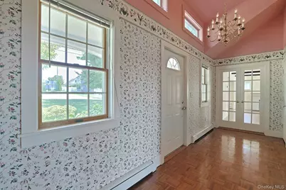 19 Wall Avenue, Valhalla, NY 10595 - Photo 5
