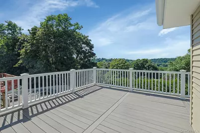 19 Wall Avenue, Valhalla, NY 10595 - Photo 15