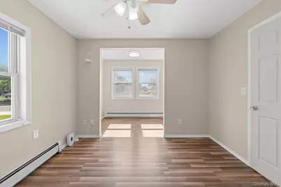 109 Laurel Street, Patchogue, NY 11772 - Photo 19