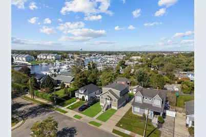 109 Laurel Street, Patchogue, NY 11772 - Photo 3