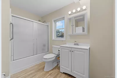 109 Laurel Street, Patchogue, NY 11772 - Photo 21