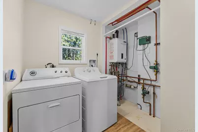 109 Laurel Street, Patchogue, NY 11772 - Photo 31
