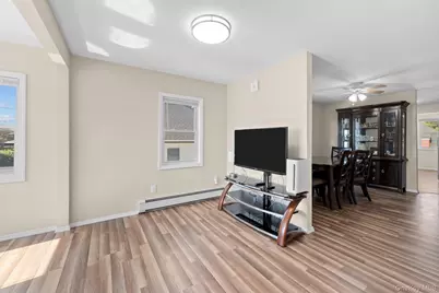 109 Laurel Street, Patchogue, NY 11772 - Photo 9