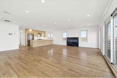 550 E Harrison Street, Long Beach, NY 11561 - Photo 5