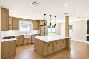25 Crater Lake Dr, Coram, NY 11727 - Photo 23