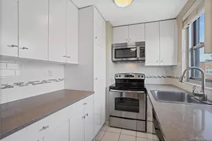 56 Doyer Ave, White Plains, NY 10605 - Photo 9
