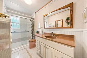 23 Roy Ave, West Islip, NY 11795 - Photo 15