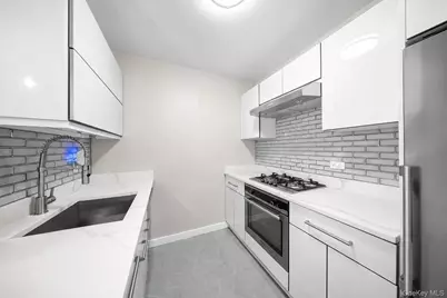 474 48th Avenue #35E, Long Island City, NY 11109 - Photo 5