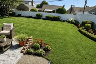 7 Crown St, Hicksville, NY 11801 - Photo 27