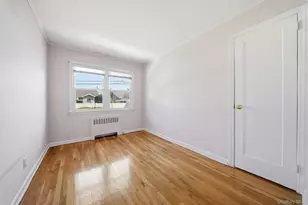7 Crown St, Hicksville, NY 11801 - Photo 13