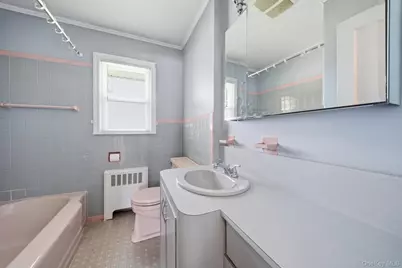 7 Crown Street, Hicksville, NY 11801 - Photo 17