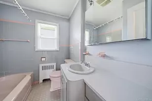 7 Crown St, Hicksville, NY 11801 - Photo 17