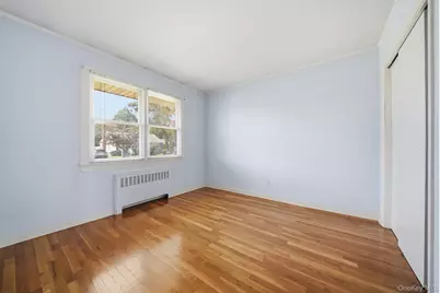 7 Crown Street, Hicksville, NY 11801 - Photo 9