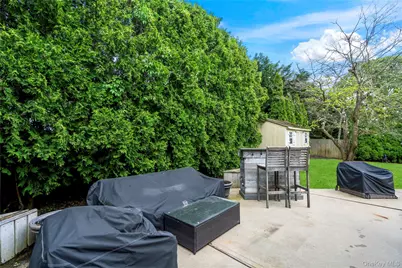 306 McCall Avenue, West Islip, NY 11795 - Photo 25