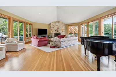 25 Ring Neck Road, Remsenburg, NY 11960 - Photo 15