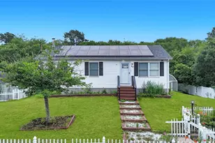 23 Hemlock Dr, Mastic Beach, NY 11951 - Photo 3
