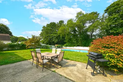 88 Matsunaye Drive, Medford, NY 11763 - Photo 15