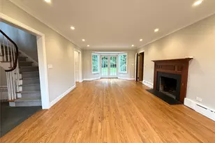 2 St Marks Pl, Cold Spring Harbor, NY 11724 - Photo 9
