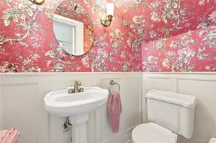 84 Ocean Ave, Amityville, NY 11701 - Photo 25